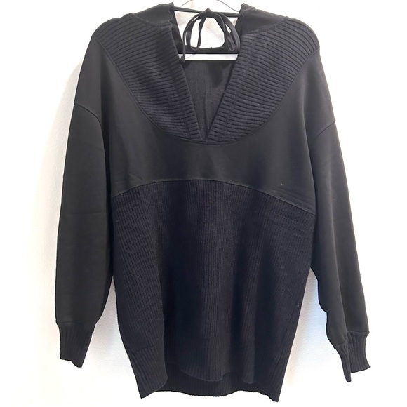 Black oversized hooded V-neck long sleeve ribbed Sweater - Picture 5 of 6